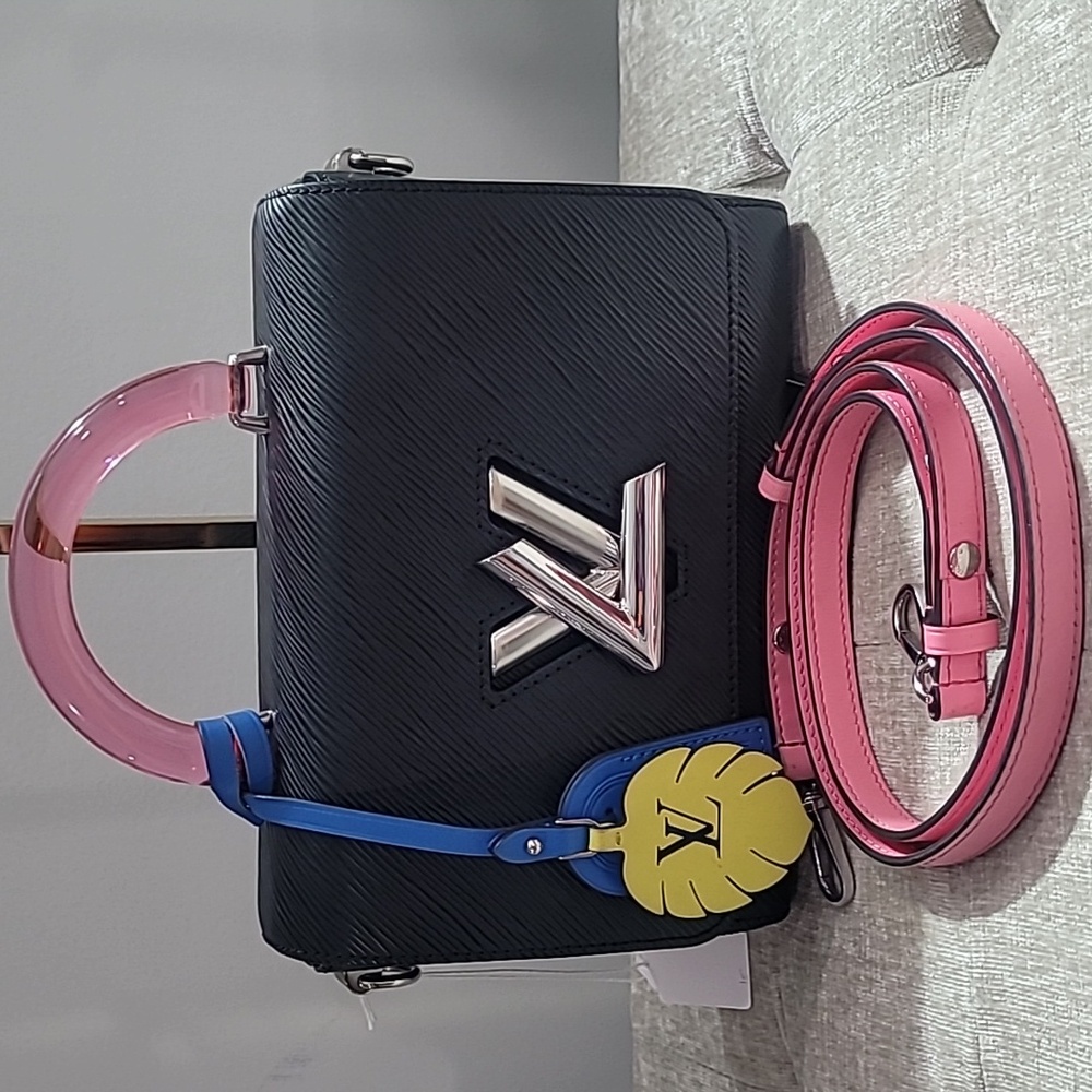Louis Vuitton Epi Twist MM  Black and Pink - Picture 2 of 12